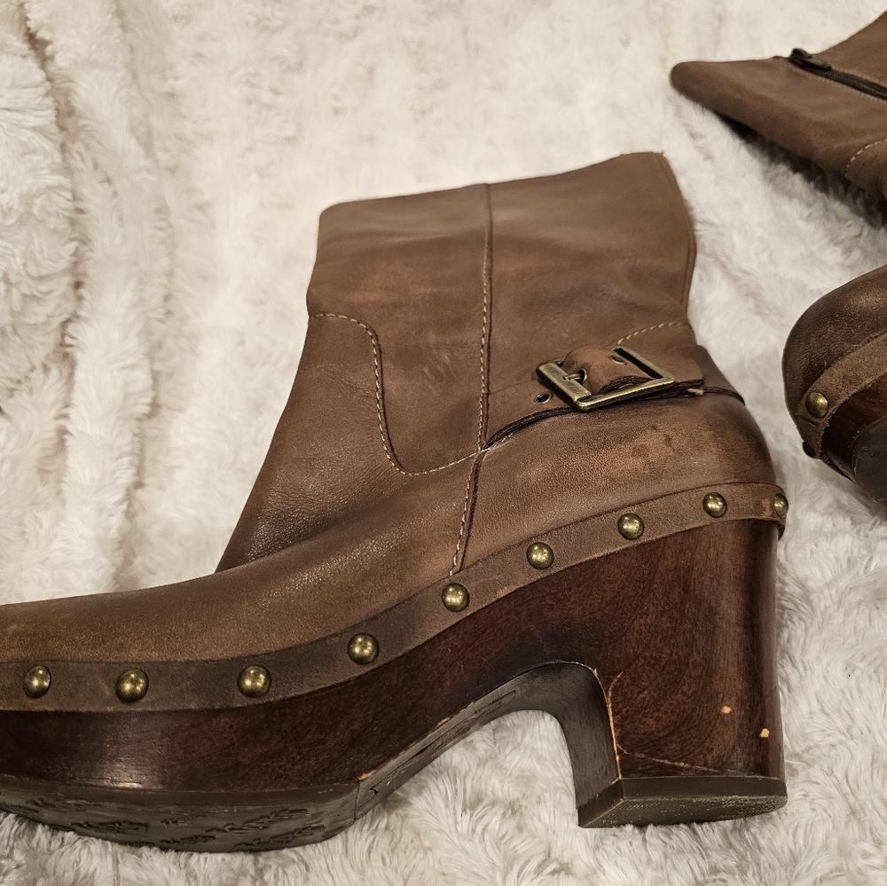 LEATHER Korks brand boots. Size 8.5 womens.